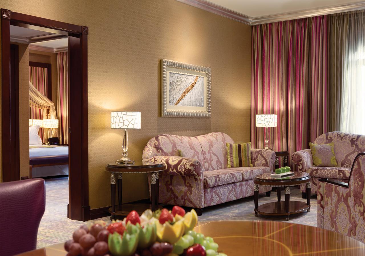 Grand Regency Doha, Trademark Collection By Wyndham Kültér fotó A suite at the Emirates Palace